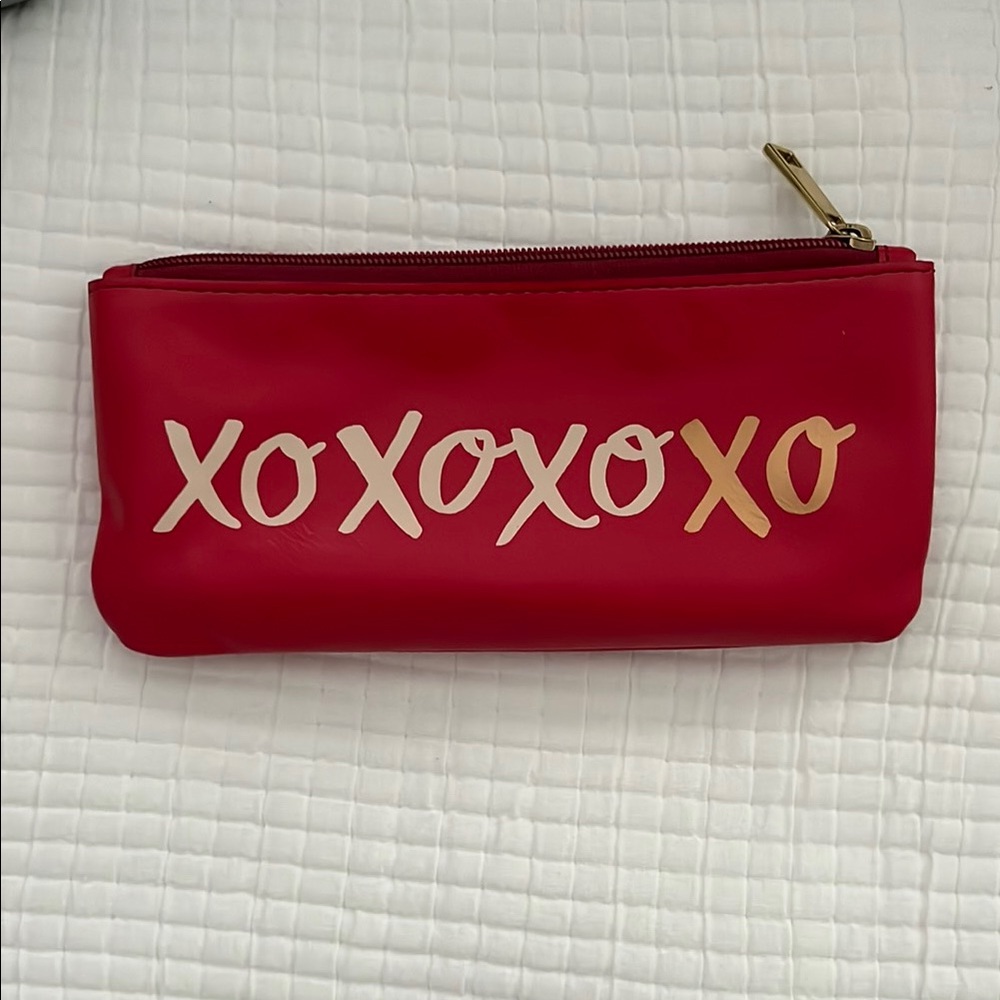 *Fossil Pouch